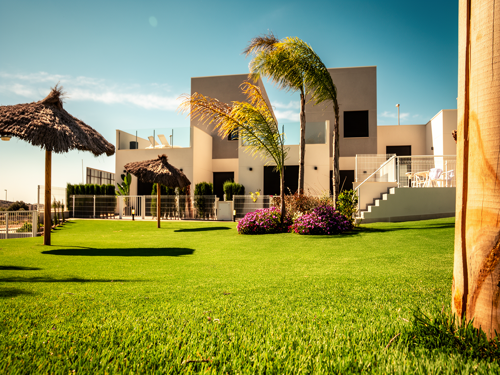 Moderne hoekwoning met dakterras in Altaona Resort Murcia