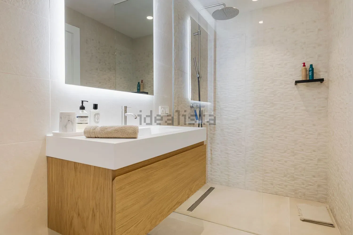 Halfvrijstaand huis met open haard in Verdolay, Murcia